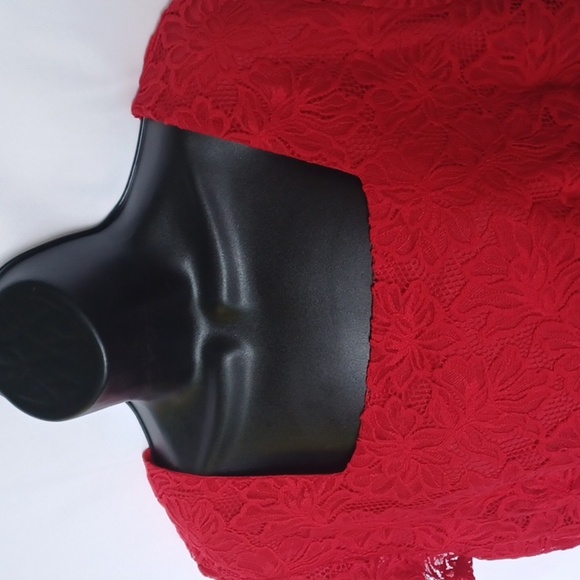 LIZ CLAIBORNE BEAUTIFUL RED LACE CAP SLEEVE BLOUSE, XL, Boat Neck - Picture 2 of 8